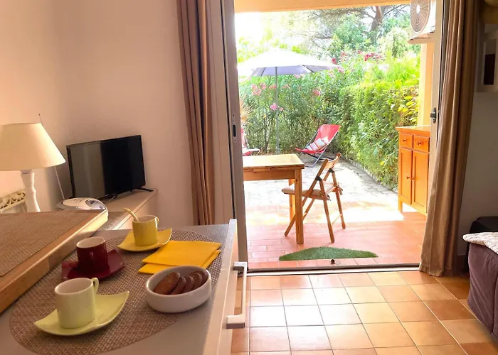 Apartment Saint-raphael, La Peguiere, 5mn A Pied Des Plages Boulouris-sur-Mer